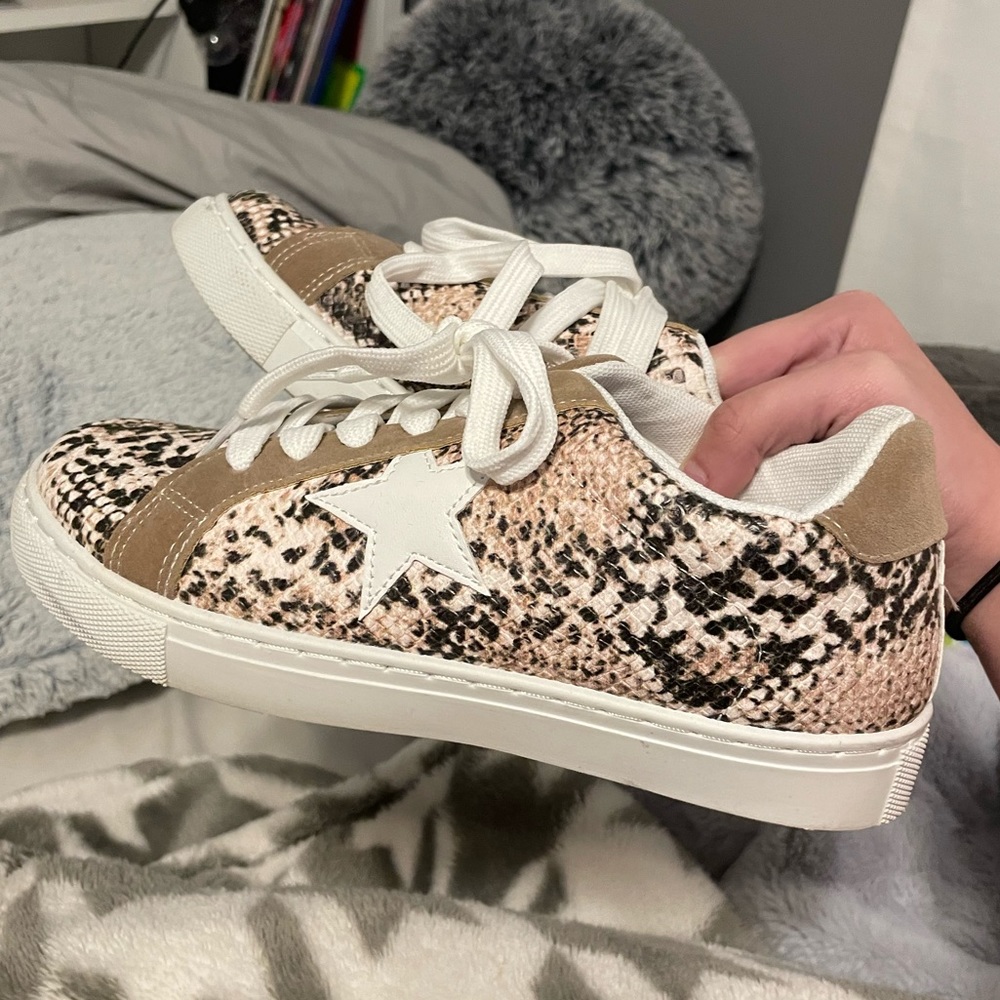 Snakeskin star sneakers